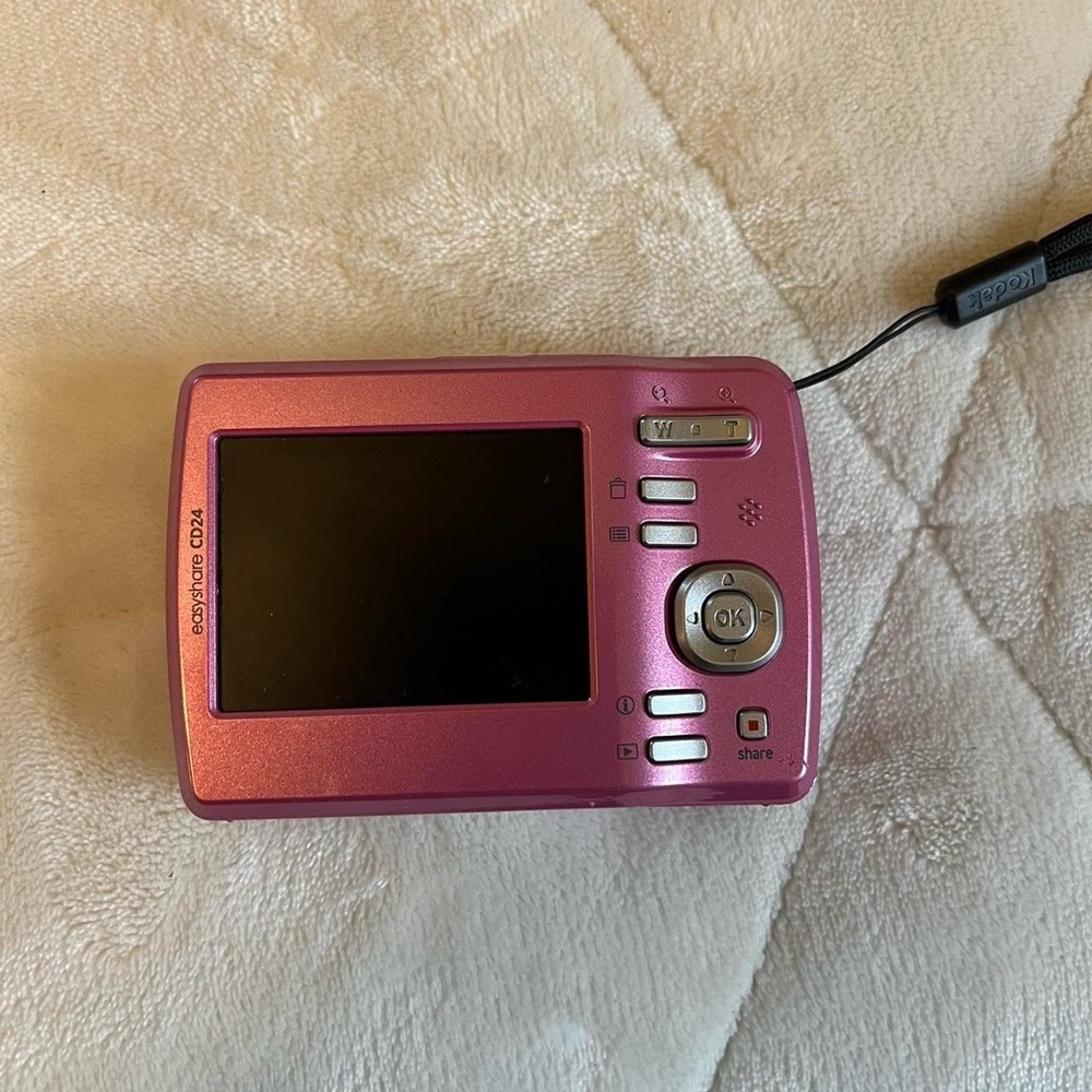pink kodak easyshare digital camera